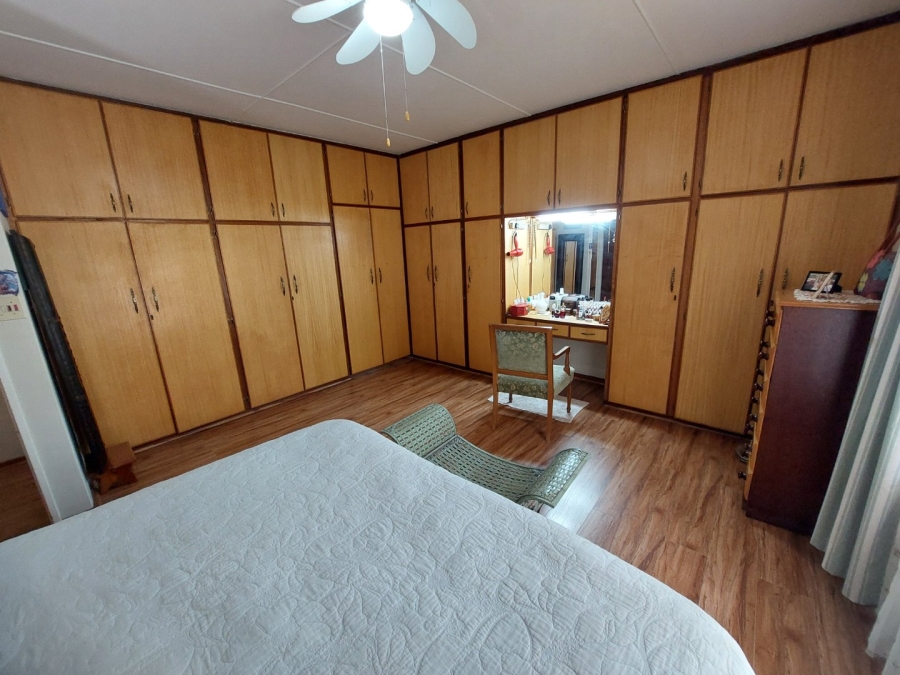5 Bedroom Property for Sale in Oudtshoorn South Western Cape